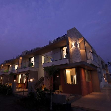 Leena Resort Garudeshwar エクステリア 写真